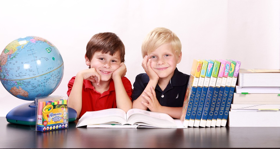 kids in library